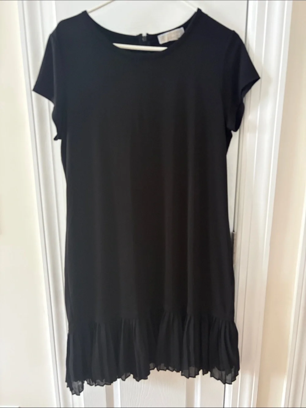 MICHAEL Micheal Kors Classic Black Short Sleeve Dress with Ruffle Hem